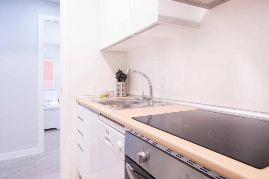 Cruz Apartment Madrid Exteriör bild